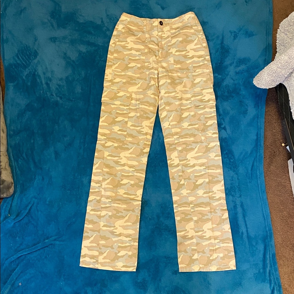 Camouflage jeans